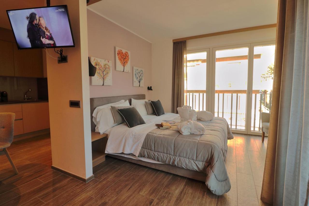 Hedy Luxury - Happy * Meran
